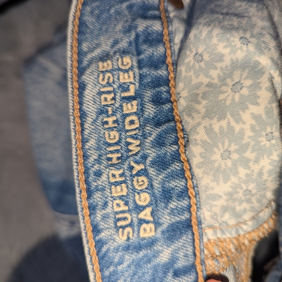 8 American Eagle Super High-Rise Baggy Wide Leg Distressed Jeans - Picture 8 of 8